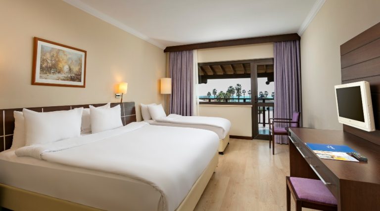 zeynephotel_resort-standard-sea-room_bedroom